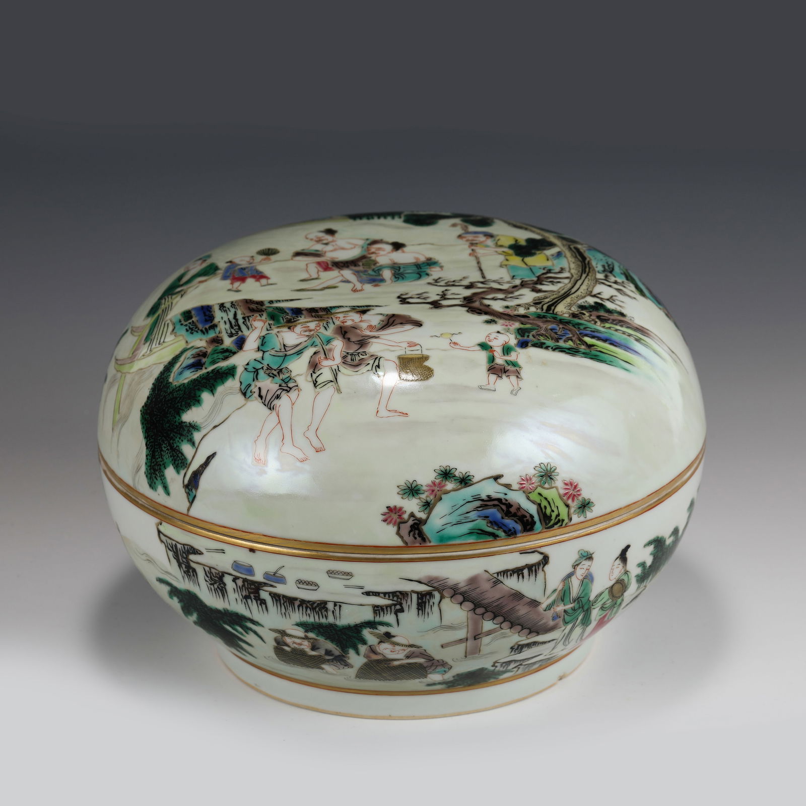 WUCAI FIGURINES LIDDED BOX (1 of 9)