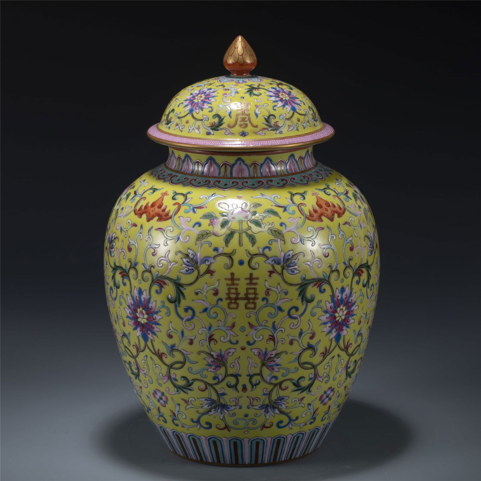 QING DAOGUANG FAMILLE ROSE SHENDETANG LIDDED JAR: Dimensions: Length: 19. 2 cm, Width: 19. 2 cm, Height: 29. 2 cm Chinese Daoguang Famille Rose Porcelain Shendetang Lidded Jar. Potted with a large cylinder vessel, having thick and tall potted body an