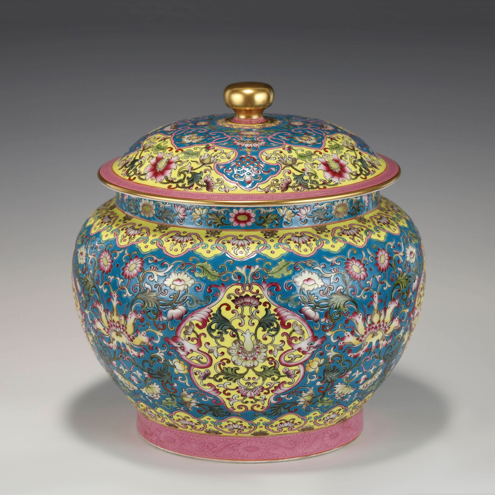 QING QIANLONG FAMILLE ROSE JAR (1 of 10)