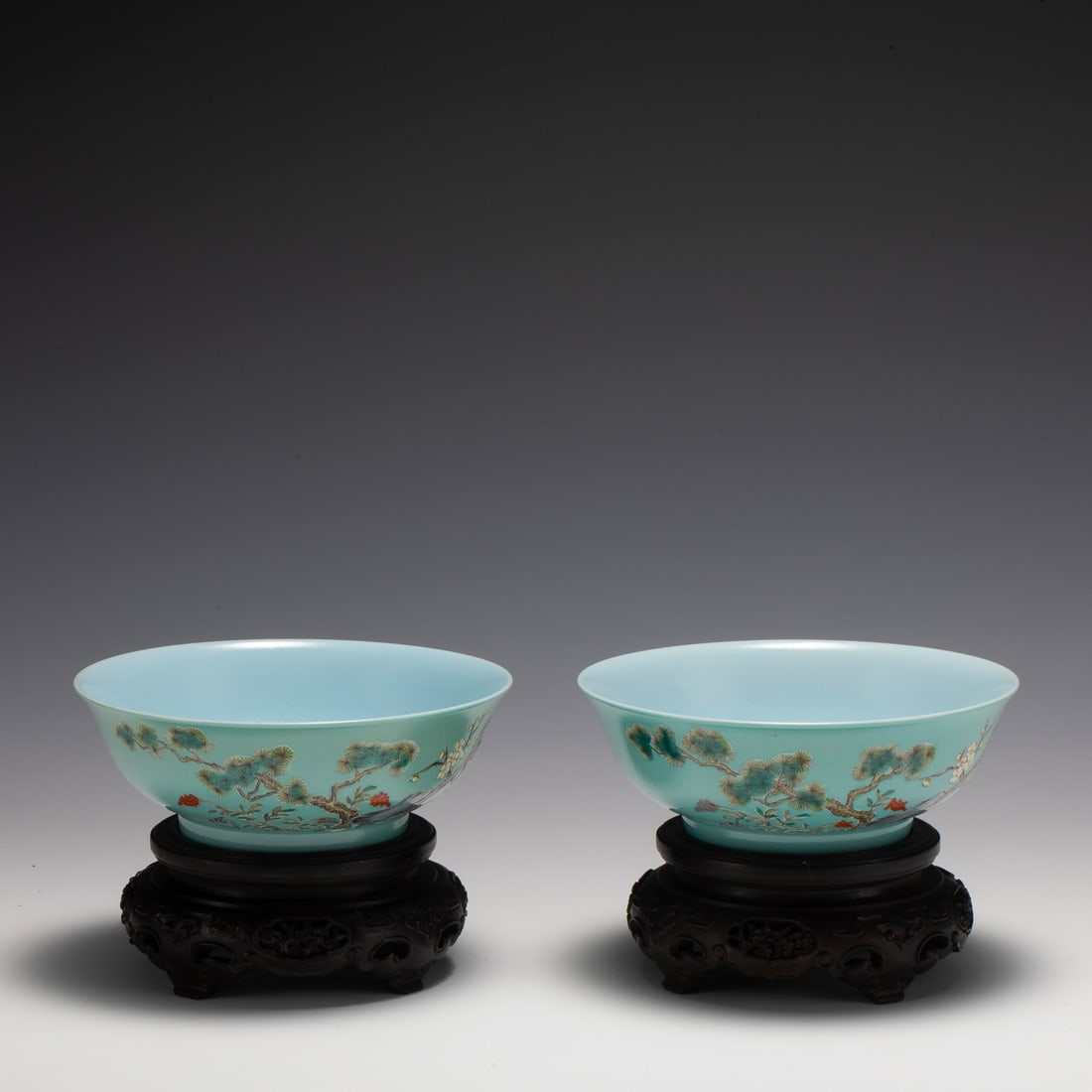 PAIR OF QING JIAQING DYANSTY FAMILLE ROSE BOWLS (1 of 7)