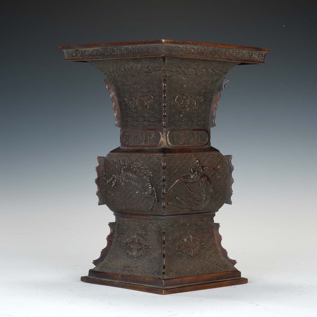 CHINESE BRONZE GU-FORM VASE (1 of 11)
