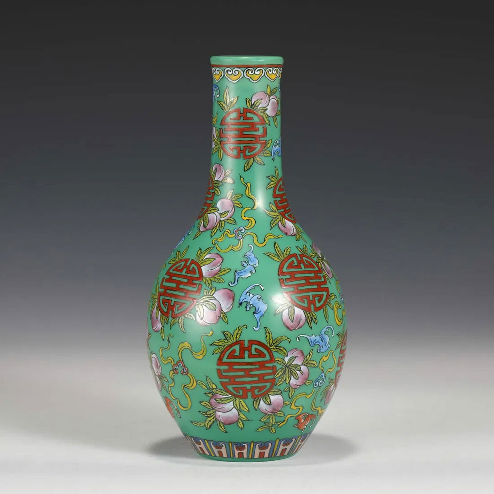 HONG BAONIAN FAMILLE ROSE PEKING GLASS BOTTLE: Dimensions: Width: 9cm, Height: 19cm Chinese Qing Dynasty Famille Rose Peking Glass Bottle Vase. The porcelain potted in vase shape, thick and tall, globular lower body, straight round neck, close mou