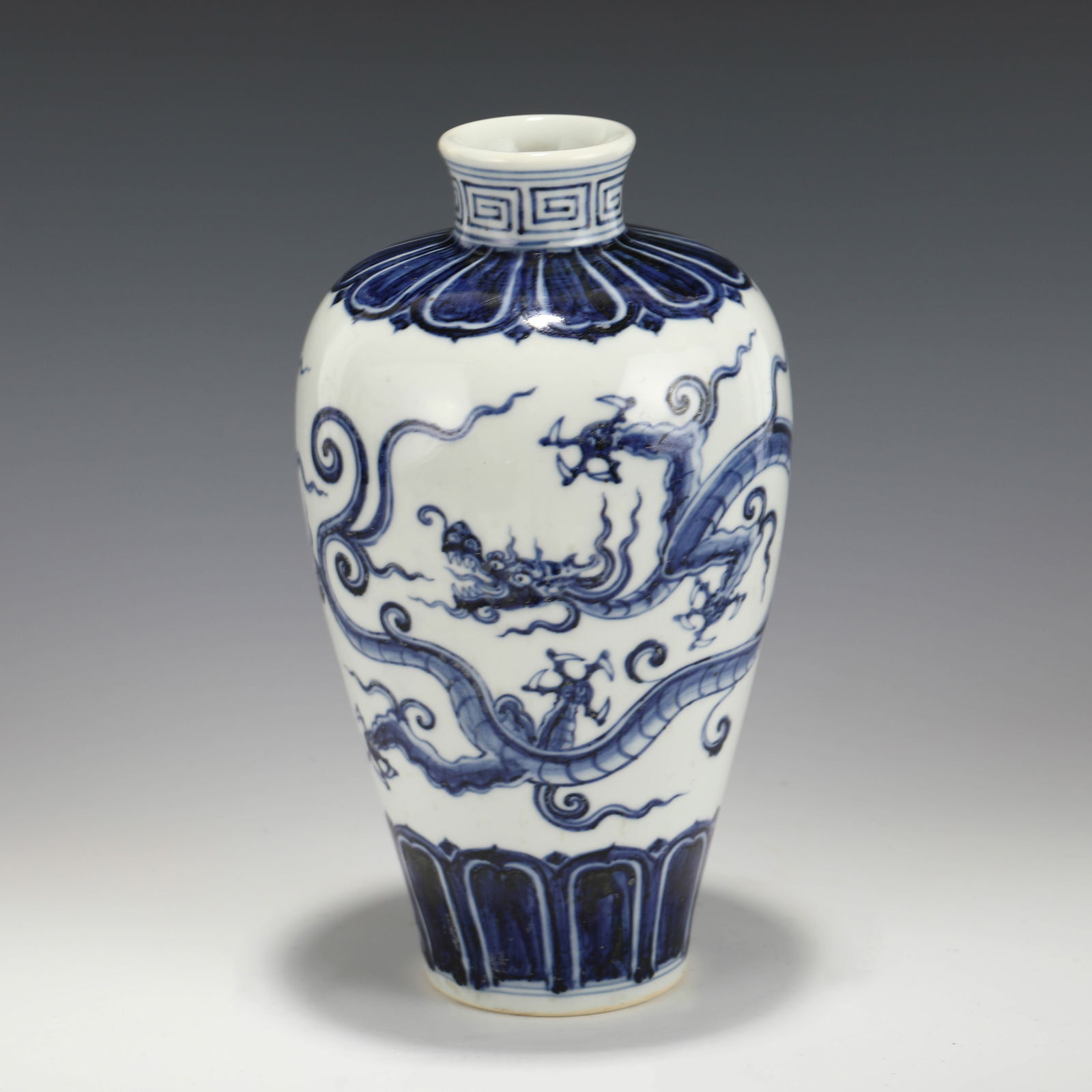 XUANDE BLUE & WHITE DRAGON MEIPING JAR: Dimensions (cm): Height: 25.5cm, Diam.: 13.5 Chinese Ming Dynasty XuanDe Blue and White Dragon Porcelain Plum Vase. The porcelain shaped into a traditional Meiping form, large, thick and tall potted,