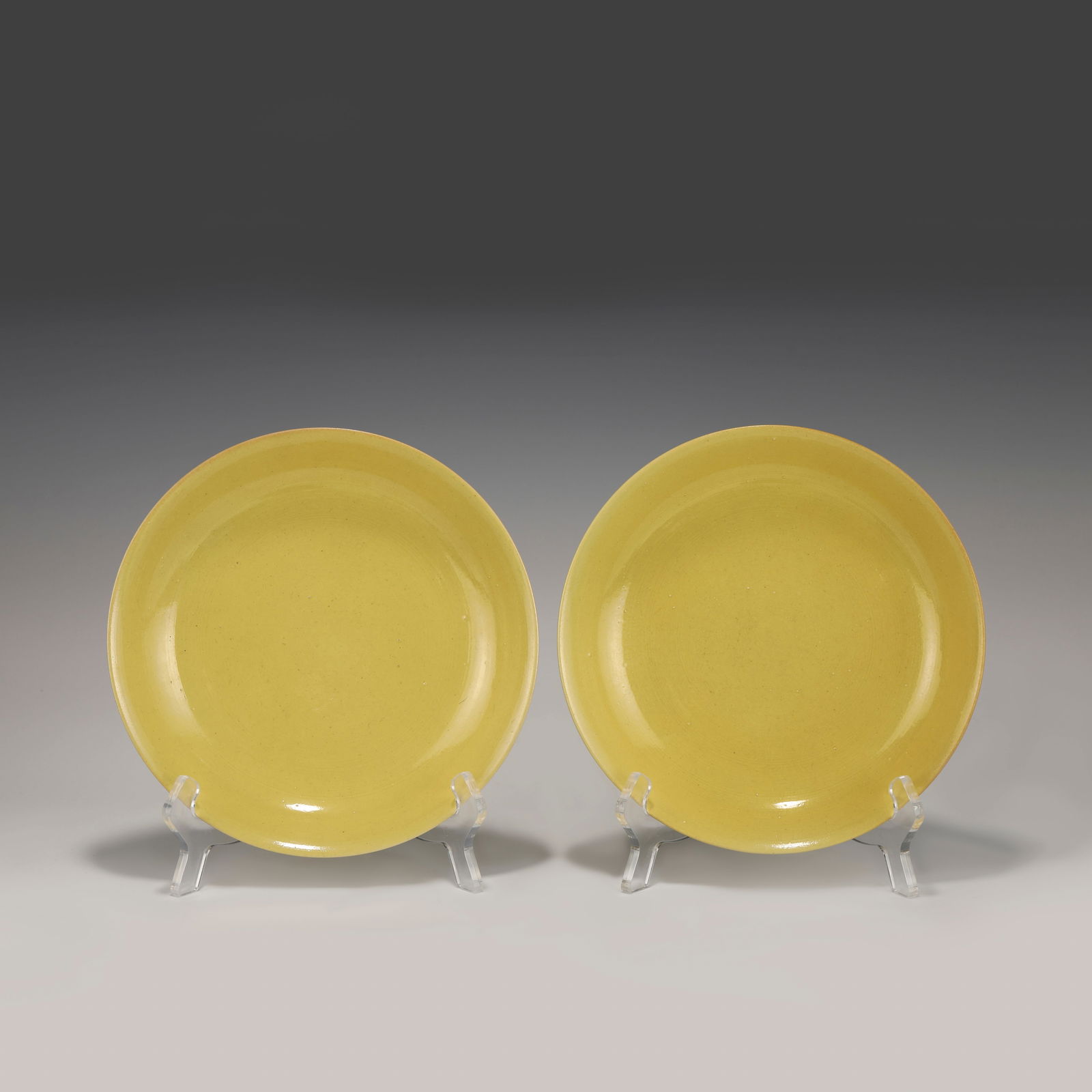 MING WANLI FAMILLE JAUNE GLAZED PLATE (1 of 8)