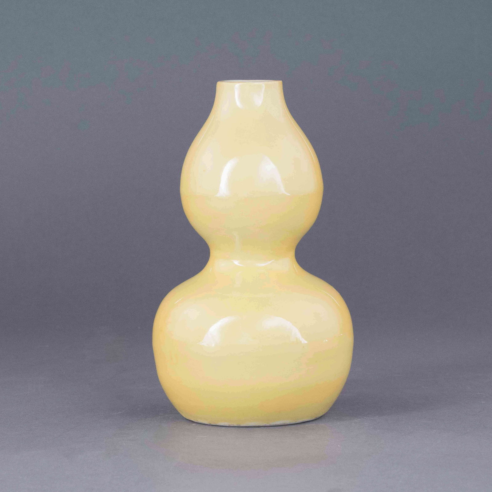 JIAQING FAMILLE JAUNE MONOCHROME DOUBLE GOURD VASE (1 of 7)