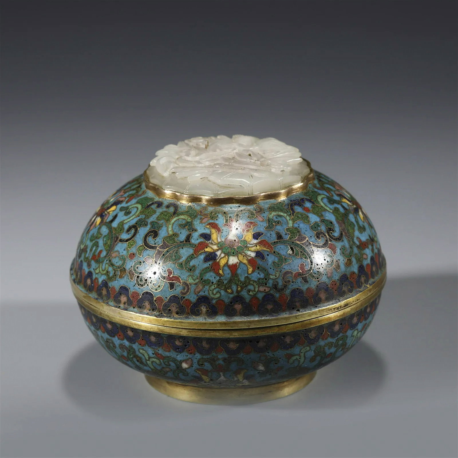 QING JADE INLAID CLOISONNE BOX: Dimensions: Width: 11cm, Height: 8.5 cm, Weigth: 629g Chinese Qing Dynasty Gilt Bronze Cloisonne Jade Medallion Inlaid Cloisonne Box. Cast in a slightly flattened round box, correspondence dome jade l