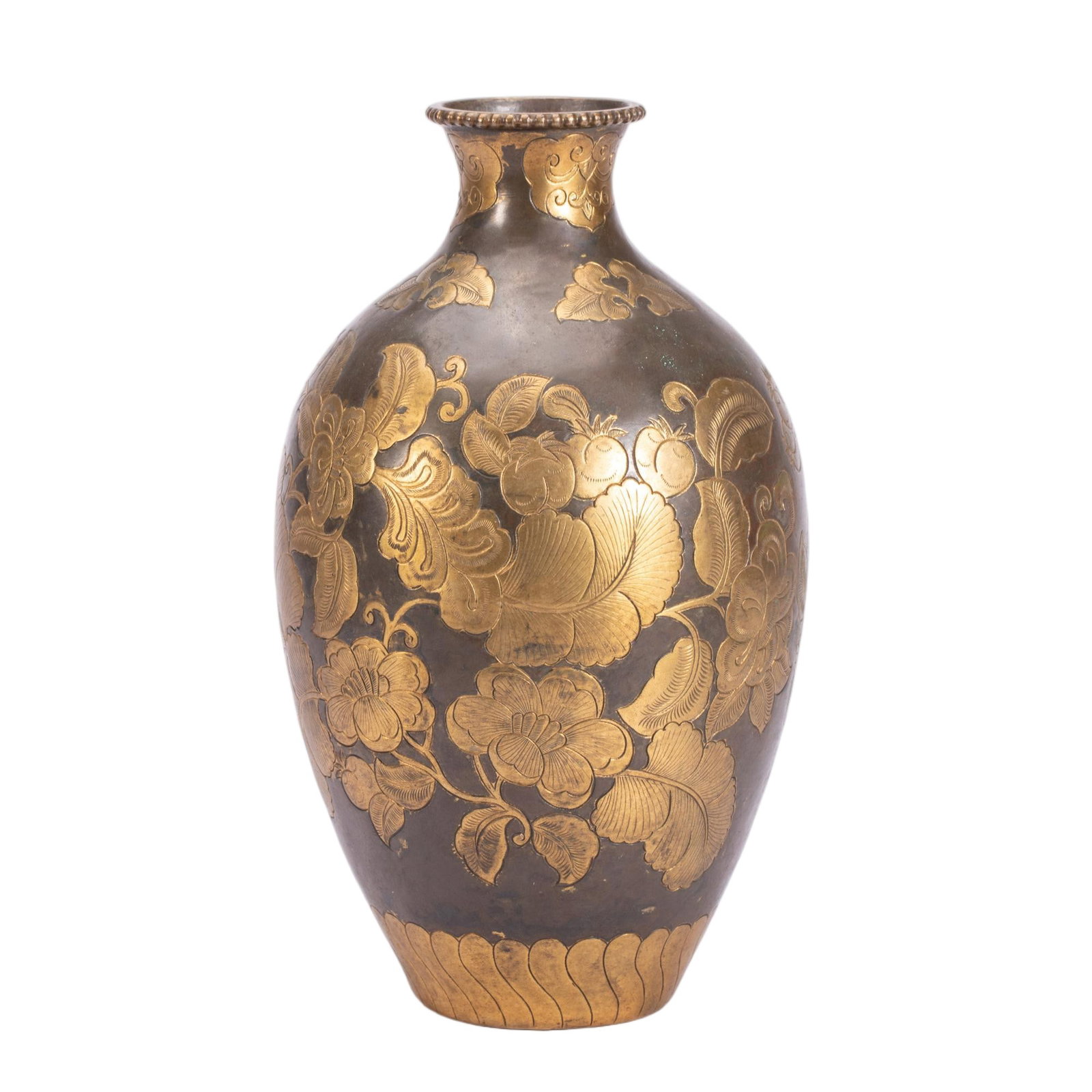 A CHINESE GILT DECORATED BRONZE VASE (1 of 10)