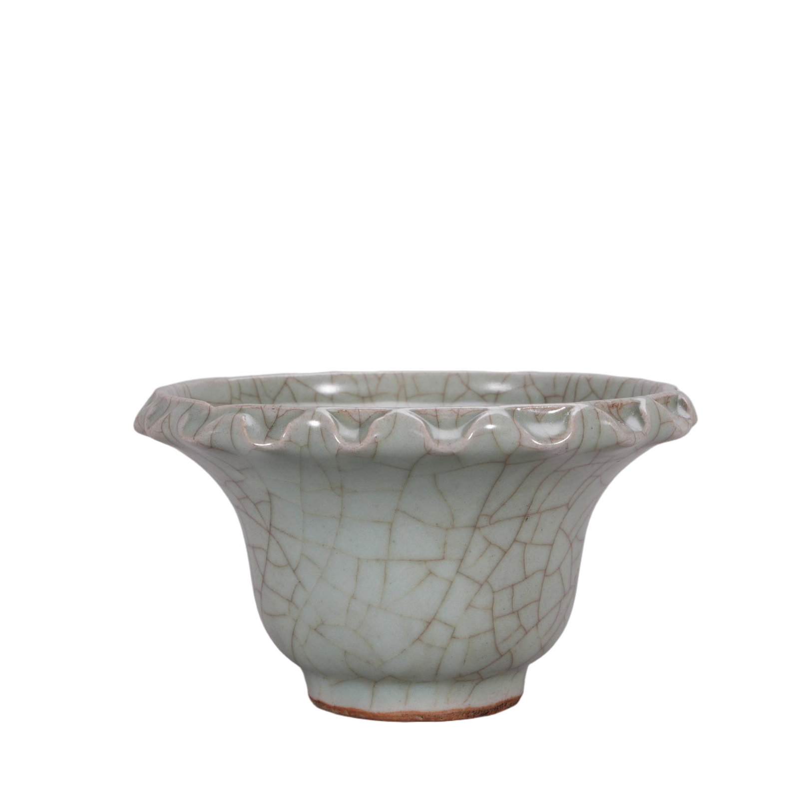 A CHINESE LONGQUAN CELADON FLORAL RIM FLOWER POT (1 of 6)