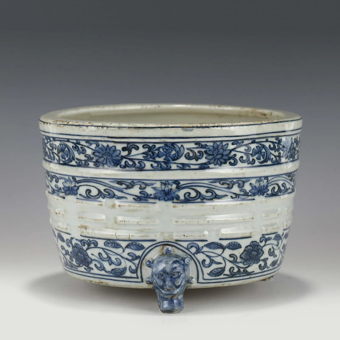 MING BLUE & WHITE TRIPOD INCENSE BURNER (1 of 10)