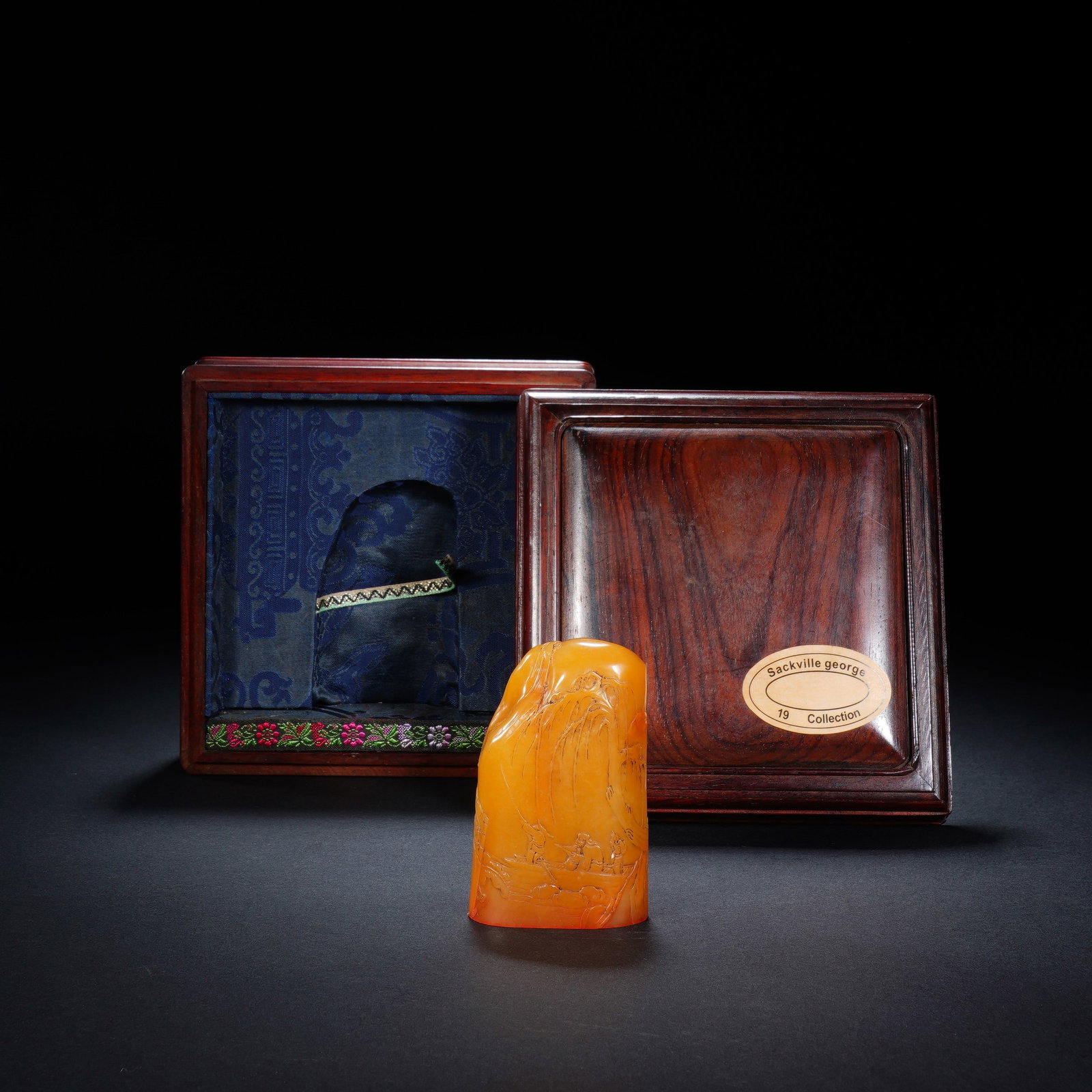 A CHINESE TIANHUANG STONE SEAL (1 of 8)