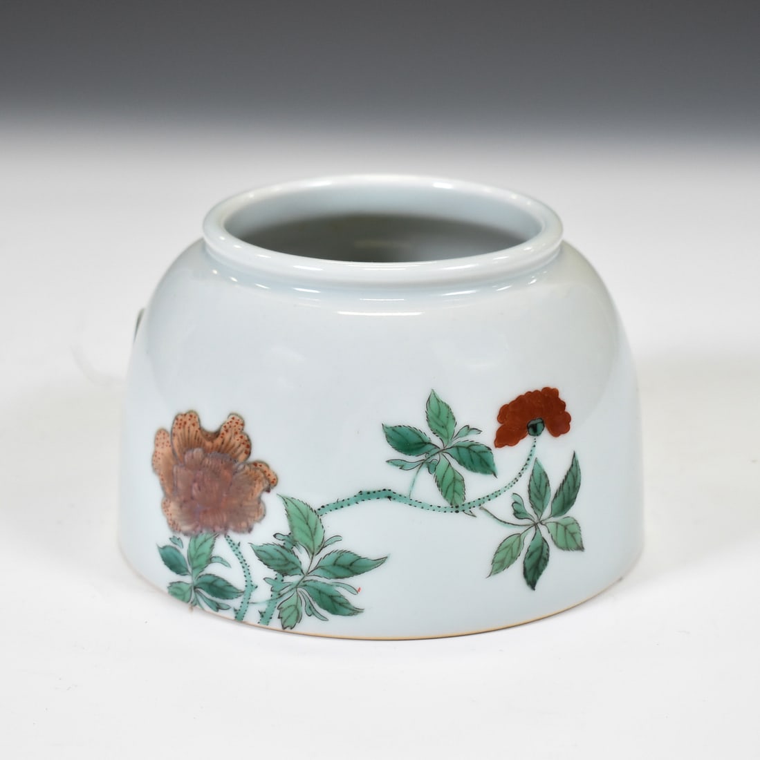 KANGXI HORSESHOE WATER POT: Dimensions: 3.25"H x 5.15"W Chinese Qing Dynasty period, Kangxi Wucai glaze horse hoof water pot. Delicately potted with slightly rounded sides rising from footed base toward narrow opening, of a simp