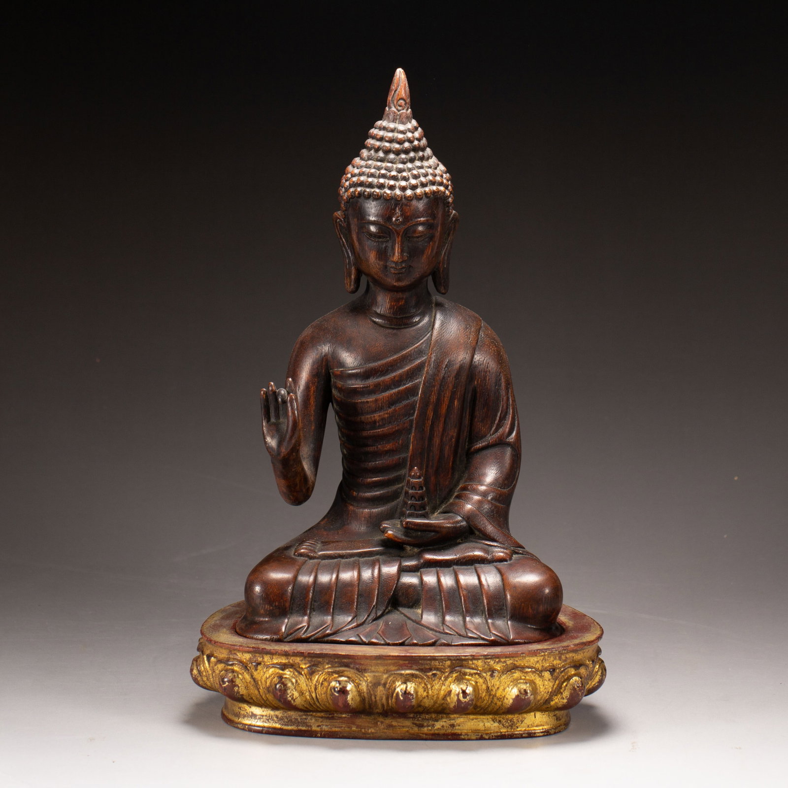 A CHINESE AGARWOOD BUDDHA STATUE (1 of 10)