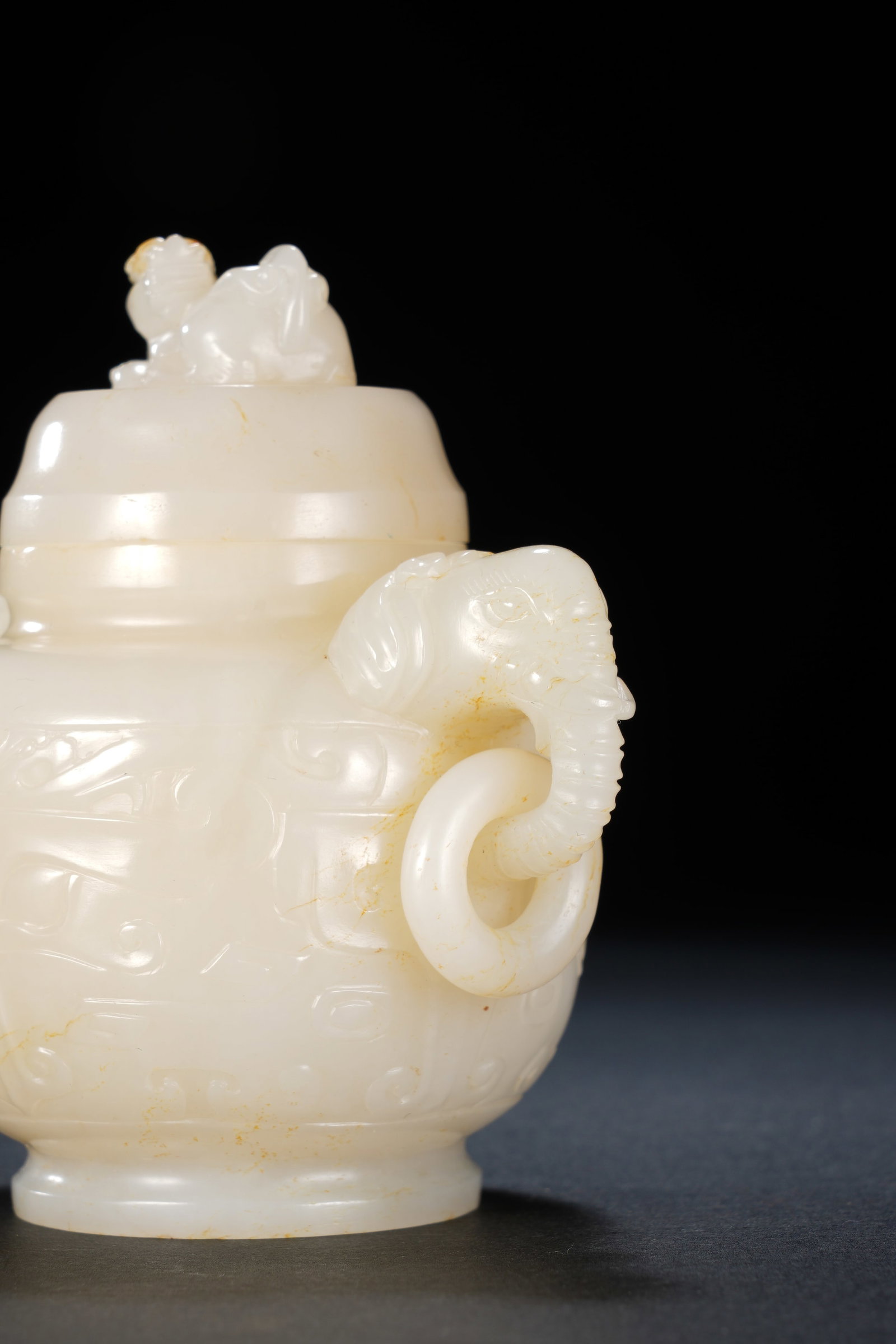A CHINESE WHITE JADE TWO HANDLED CENSER - 4