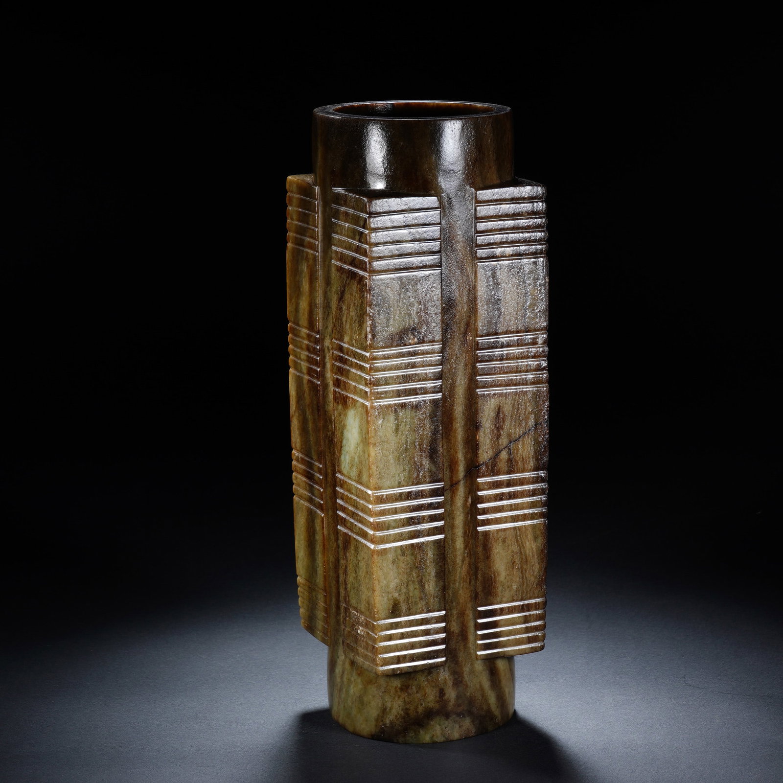 A CHINESE ANTIQUE JADE CONG (1 of 10)