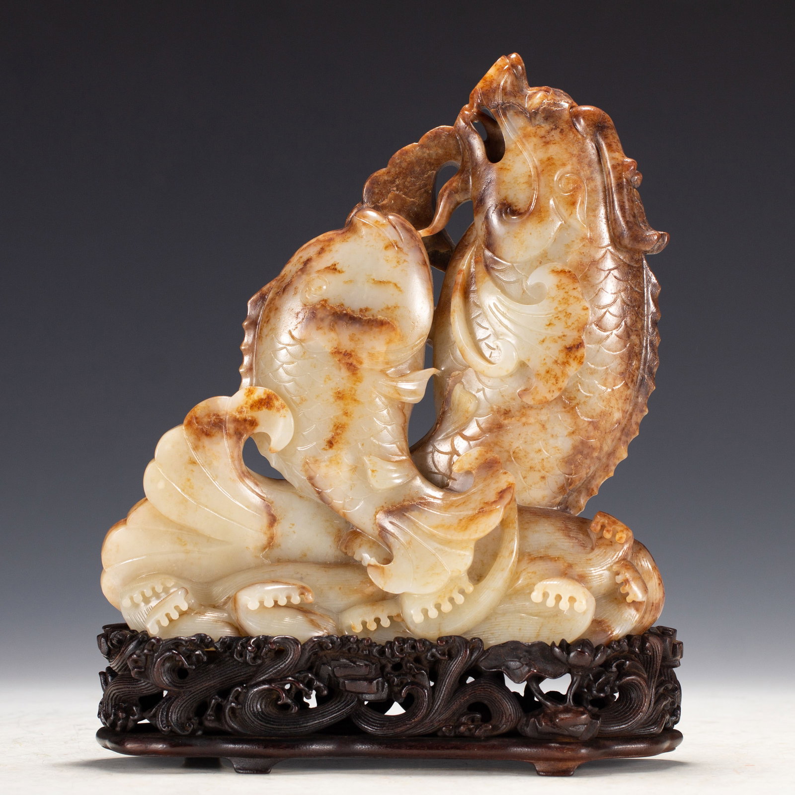 A CHINESE HETIAN JADE TWIN FISH ORNAMENT (1 of 11)