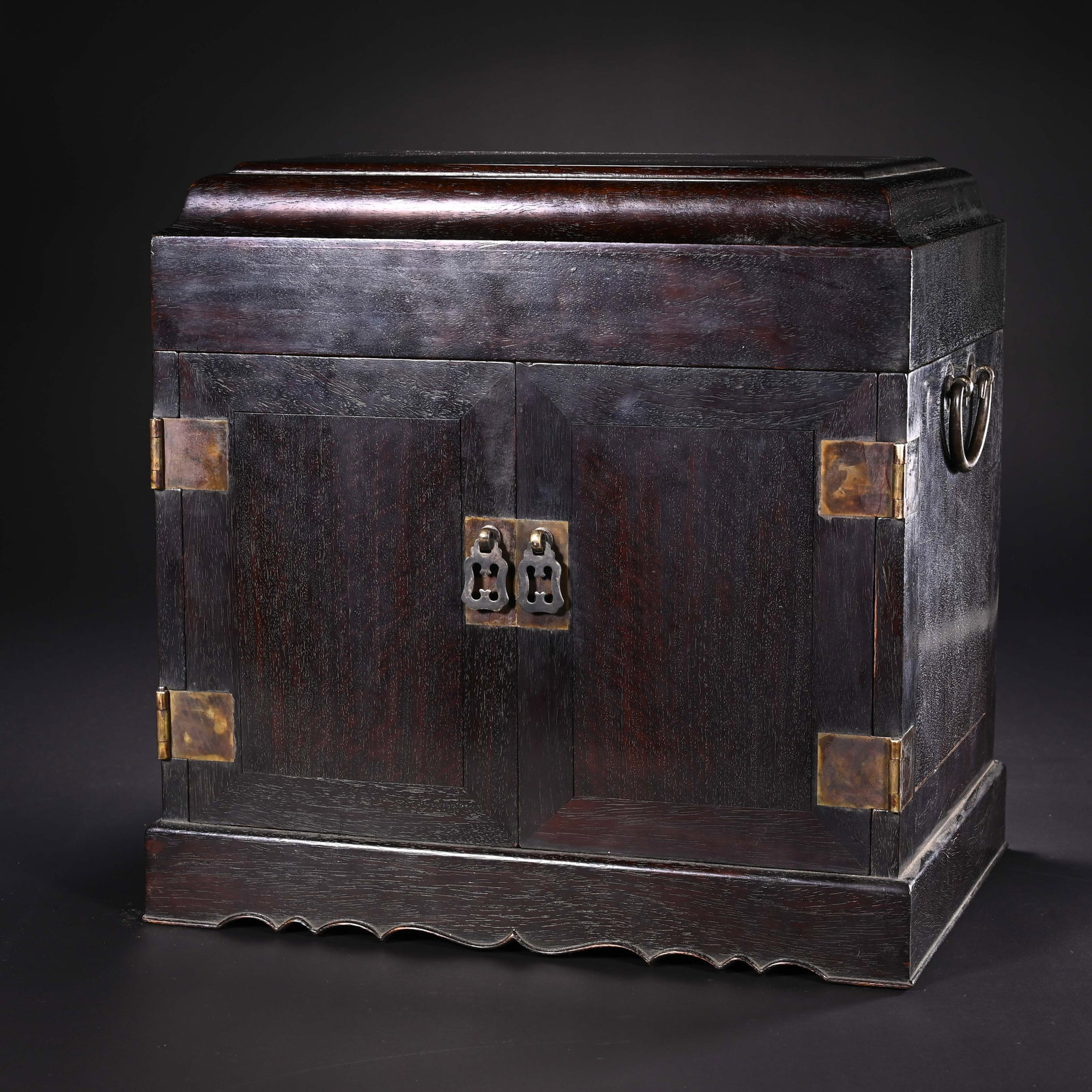 A CHINESE ZITAN WOOD CHEST (1 of 9)