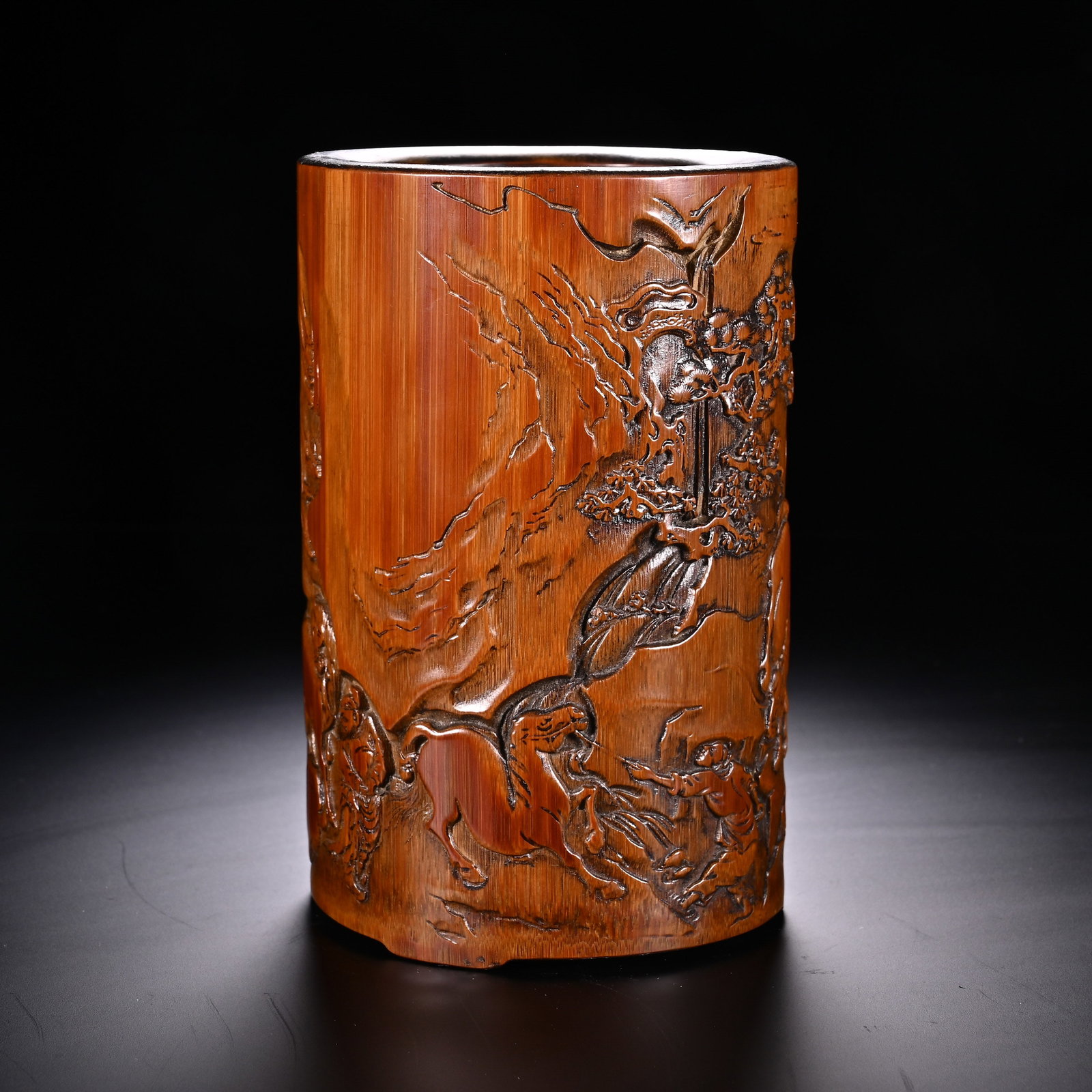 A CHINESE CARVED BAMBOO BRUSH POT (1 of 8)