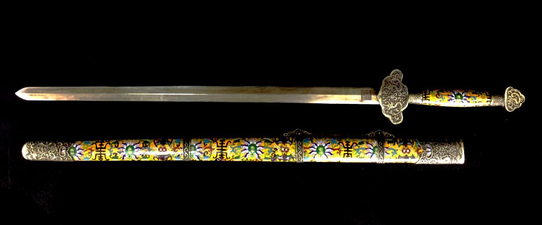 CHINESE KANGXI YELLOW CLOISONNE CEREMONIAL SWORD 