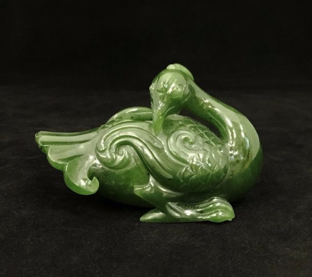 VERY FINE CARVED SPINACH-GREEN JADE OF DUCK (1 of 6)