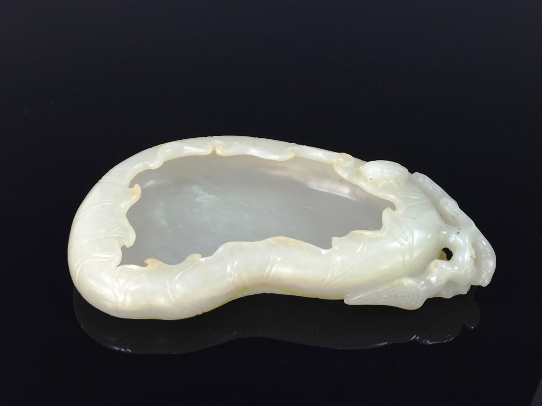 FINE CARVED WHITE JADE OF GOURD BRUSH WASHER (1 of 8)
