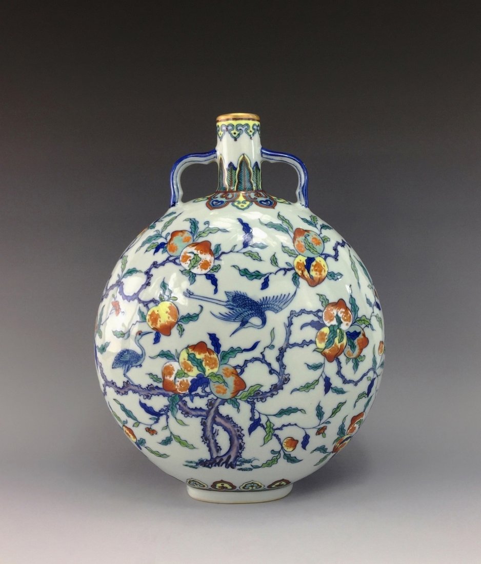 VERY FINE YONGZHENG DOUCAI PORCELAIN MOON FLASK (1 of 10)