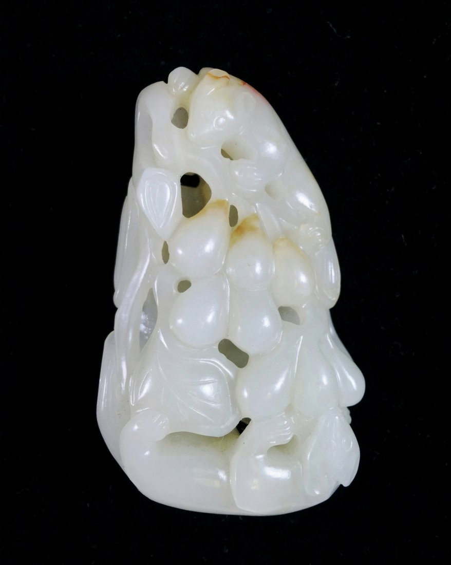 FINE CARVED WHITE JADE OF GRAPE PENDANT (1 of 5)