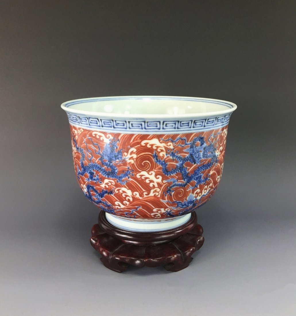 AN IMPORTANT MING RED AND BLUE DRAGON BOWL (1 of 10)