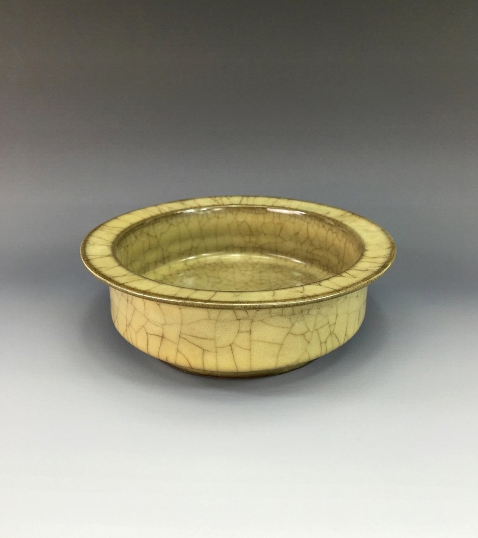 A FINE GE WARE CRACKLE GLAZED BOWL (1 of 9)