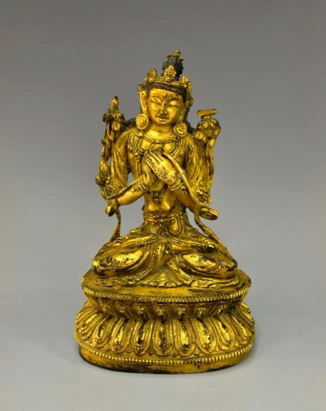 AN ANTIQUE CHINESE MING GILT BRONZE BUDDHA (1 of 7)