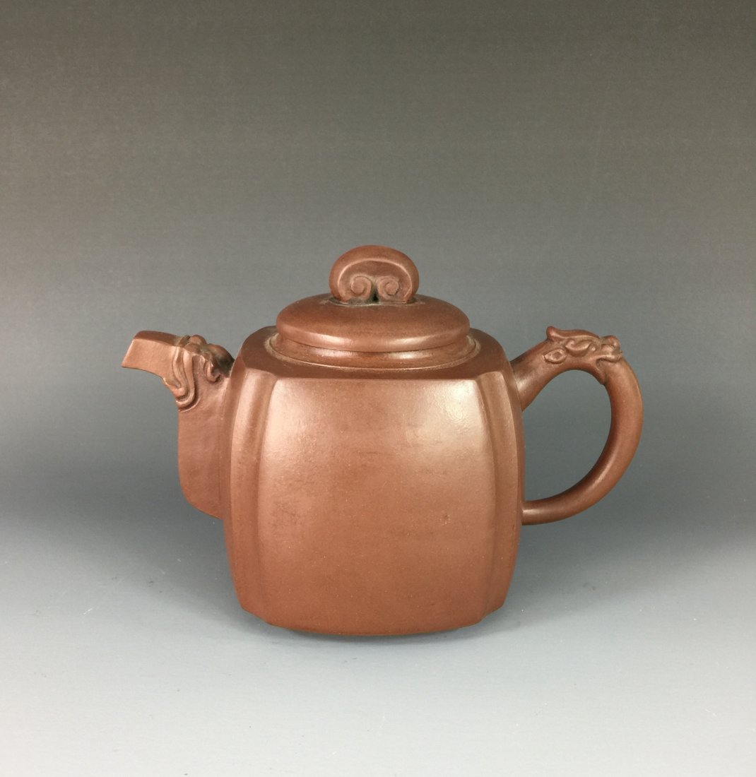 CHINESE YIXING ZISHA TEA POT (1 of 6)