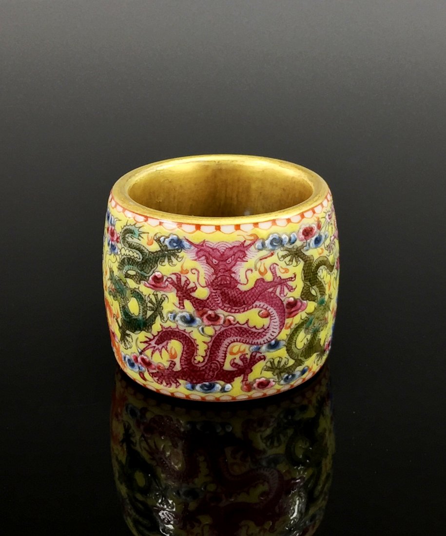 FINE FAMILLE ROSE DRAGONS PORCELAIN RING (1 of 6)