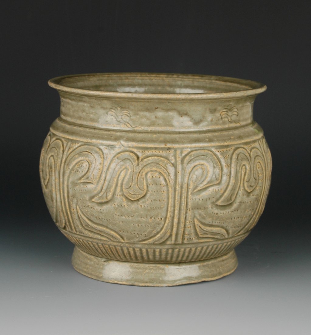 LONGQUAN CELADON PLANT VASE (1 of 7)