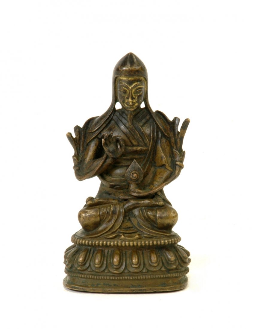 QING DYNASTY BRONZE BUDDHA FIGURE OF LAMA (1 of 7)