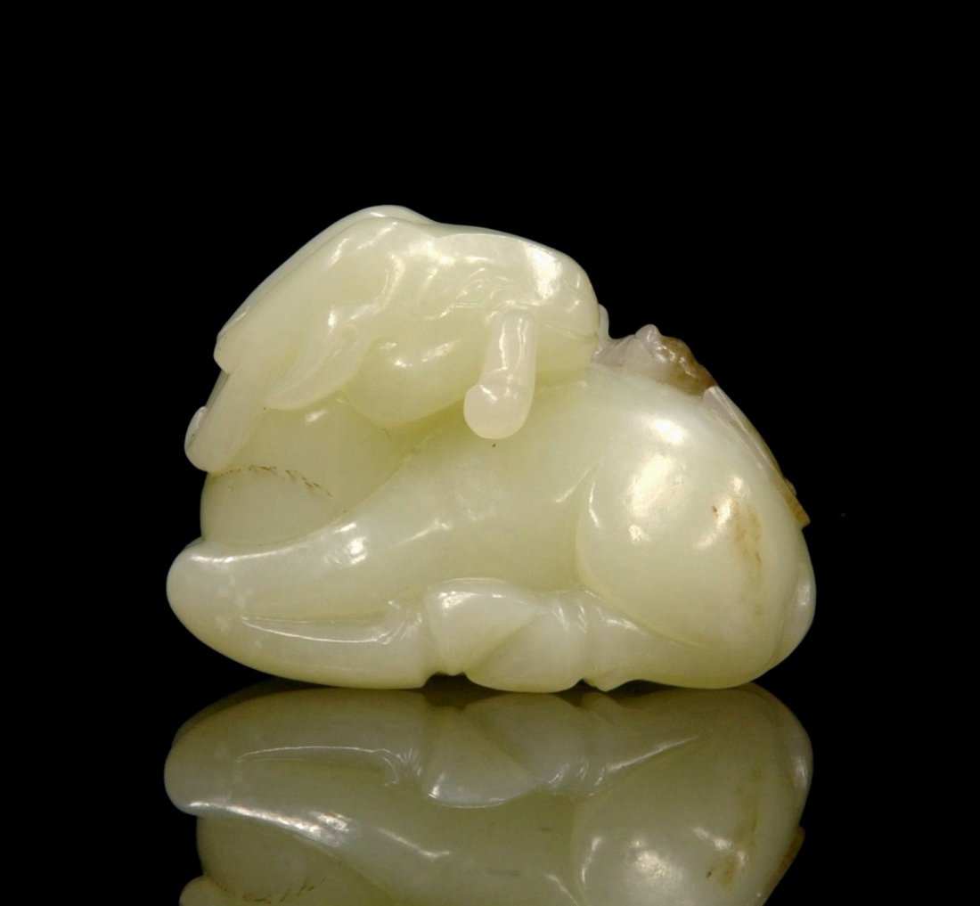 FINE CARVED WHITE JADE OF SHEEP (1 of 7)