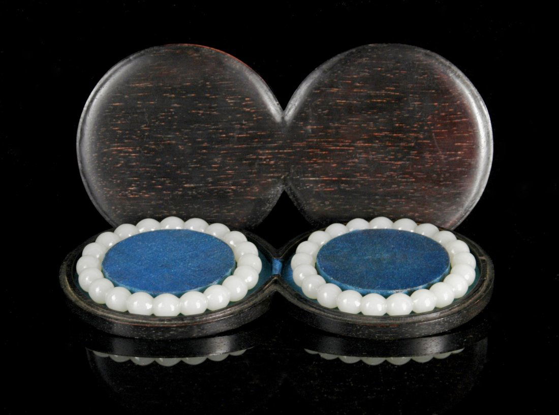 PAIR OF CARVED WHITE JADE BEADS BANGLES IN ZITAN BOX (1 of 10)