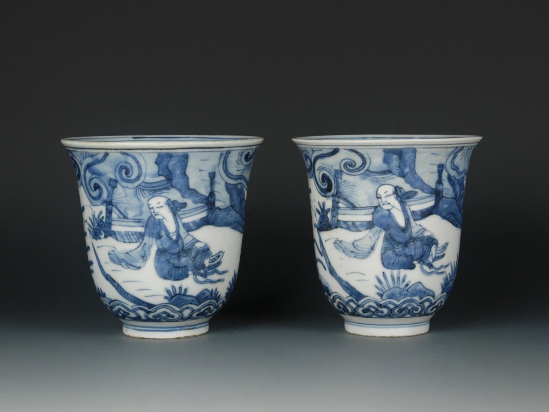 PAIR OF BLUE AND WHITE PORCELAIN CUPS (1 of 10)