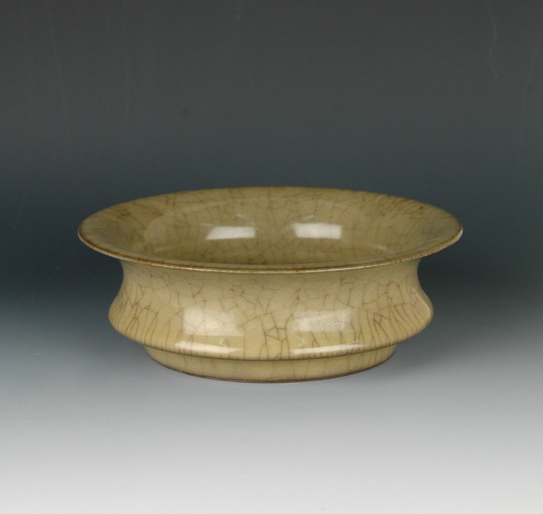 A CHINESE GUAN WARE CENSER (1 of 9)
