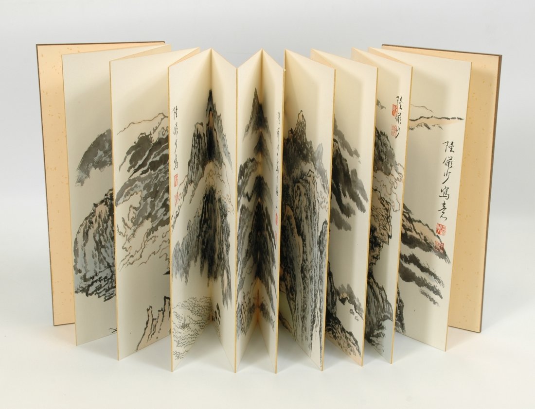 CHINESE WATERCOLOR ALBUM PAINTING OF PANORAMIC SCENE (1 of 7)