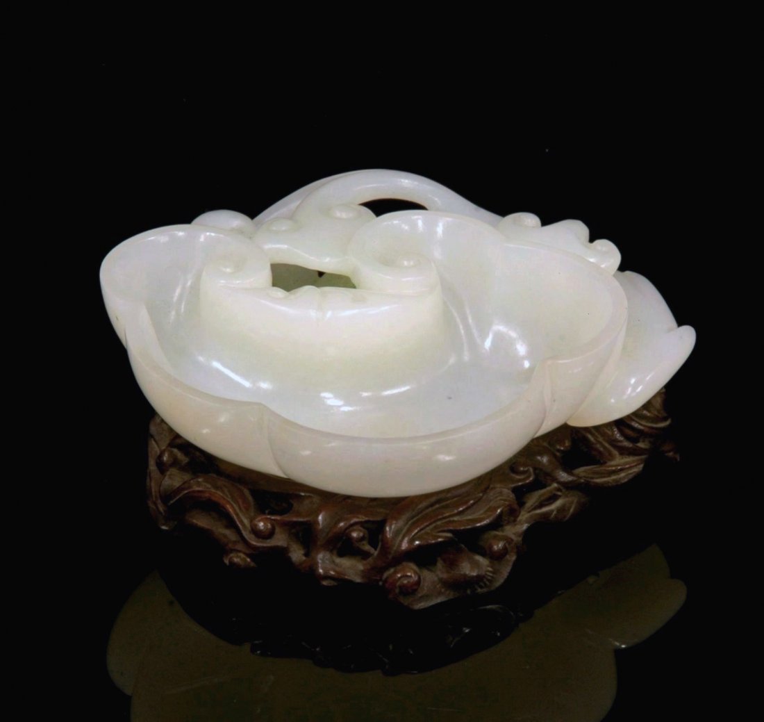 JADE BRUSH WASHER OF RUYI FLOWER (1 of 10)