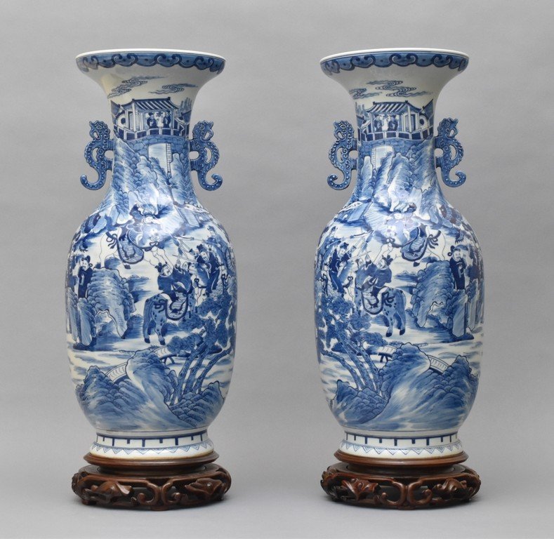 PAIR OF LARGE BLUE AND WHITE PORCELAIN VASE ON STANDS (1 of 10)