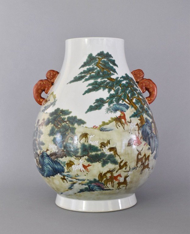 LARGE  FAMILLE ROSE "HUNDRED DEER" VASE, QIANLONG MARK (1 of 10)