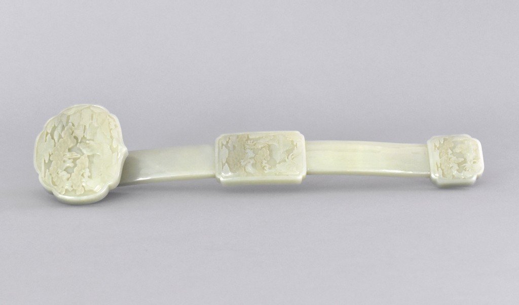 LARGE CARVED JADE RUYI SCEPTER (1 of 10)