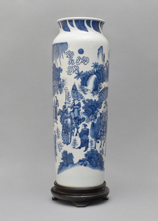 VERY FINE BLUE AND WHITE ELEPHANT LEG VASE ON STAND (1 of 10)