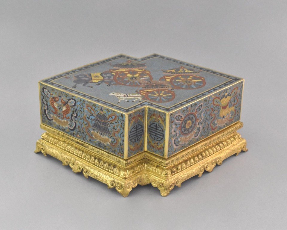 GILT BRONZE AND CLOISONNE LOZENGES COVERED BOX (1 of 10)