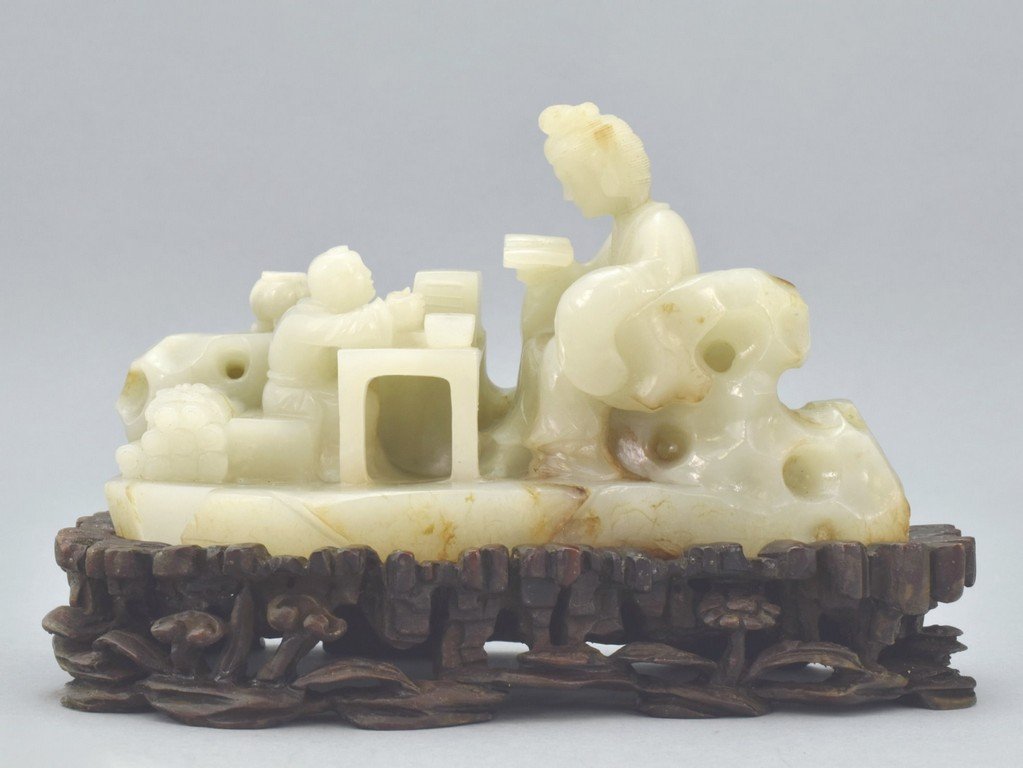 JADE SCULPTURE OF MOTHER AND CHILD (1 of 9)