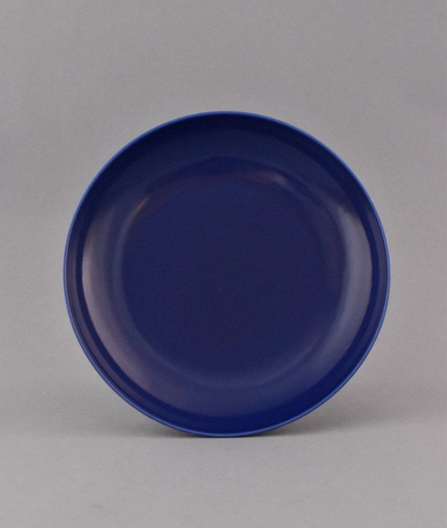 A FINE QING COBALT BLUE PORCELAIN DISH (1 of 8)