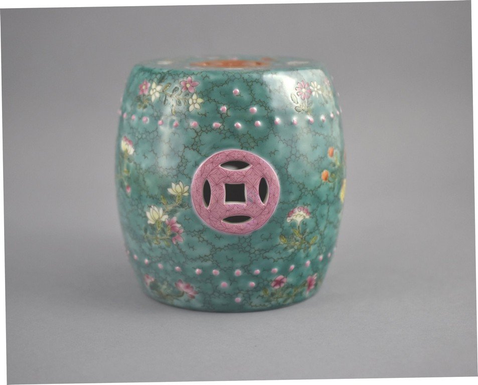 GARDEN STOOL MINIATURE PORCELAIN, QIANLONG MARK (1 of 8)