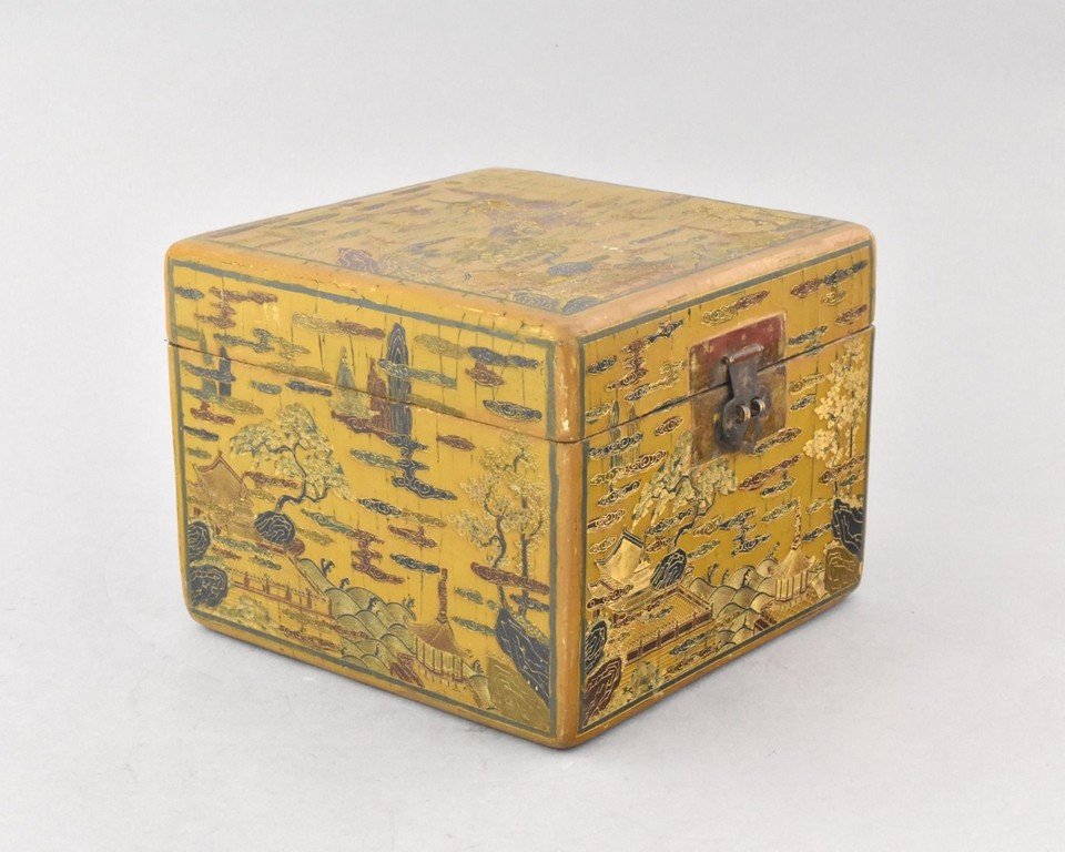 YELLOW LACQUERED SQUARE BOX (1 of 10)