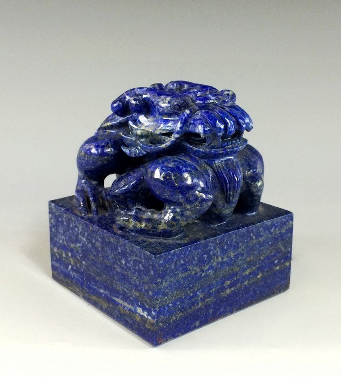AN ANTIQUE CARVED LAPIS-LAZULI LION SEAL (1 of 10)