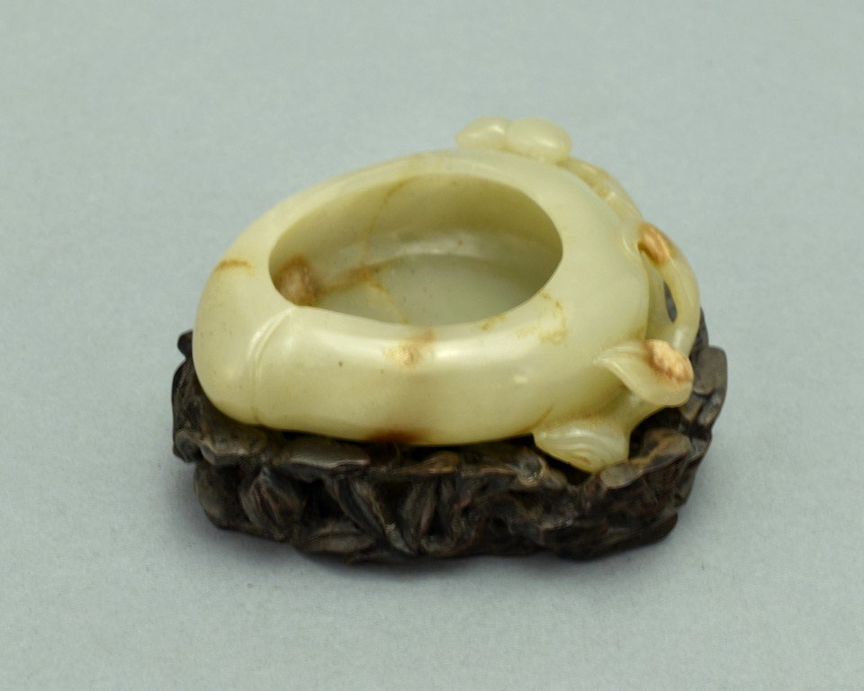 PEACH SHAPE JADE BRUSH WASHER ON STAND (1 of 10)